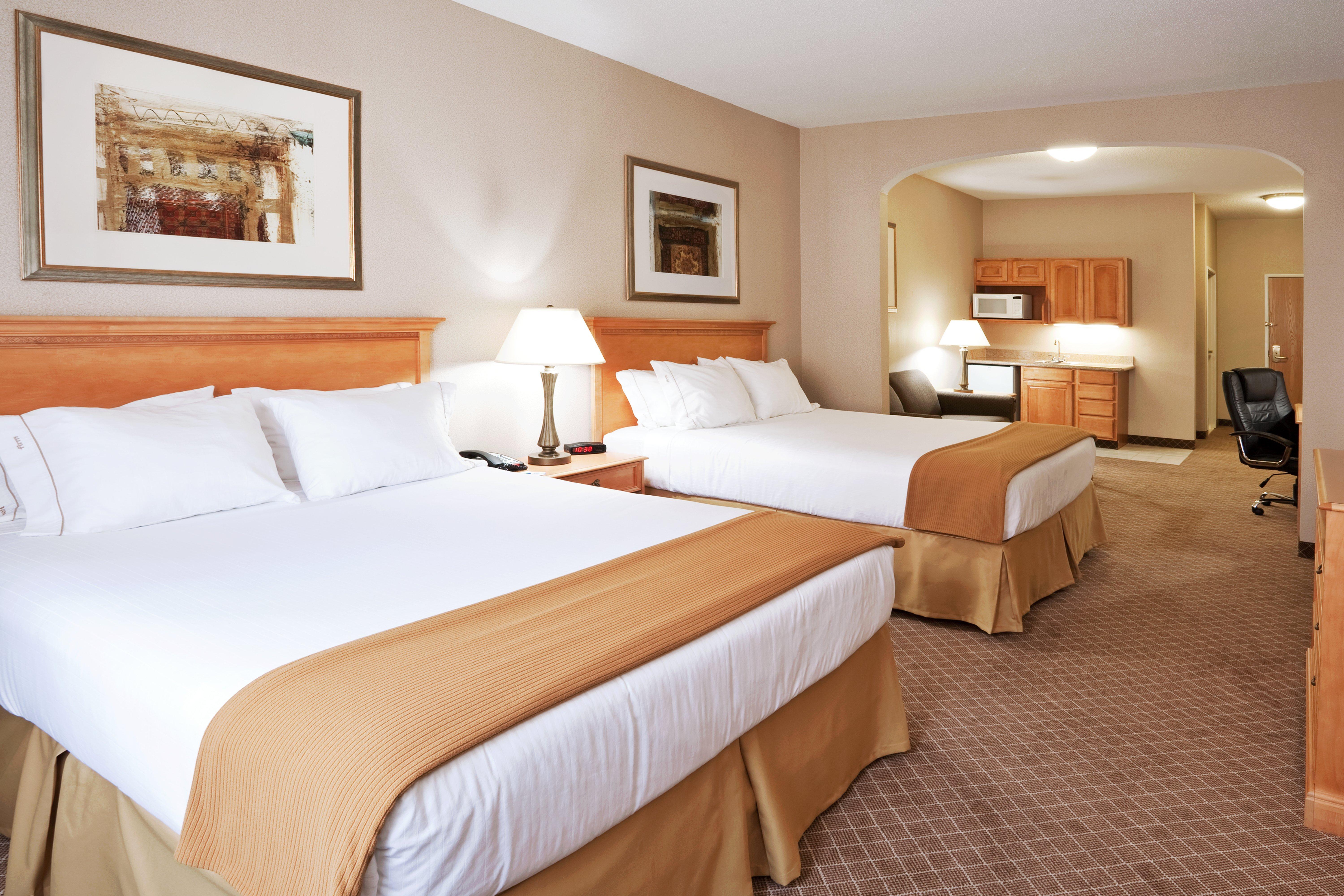 Holiday Inn Express Hotel & Suites Chesterfield - Selfridge Area By Ihg Exterior photo